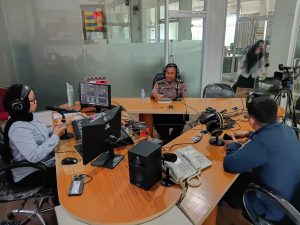 Kapolsek Biru-Biru, Iptu Indra Kristian Tamba, S.E., M.H., dalam dialog radio di RRI Medan.