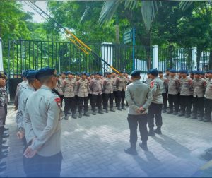 Satuan Brimob Polda Sumatera Utara siapsiaga mengawal peringatan Hari Buruh Internasional (May Day) 2026.