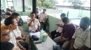 Ketua Koordinator Wartawan DPRD Medan, Said Ilham Assegaf, didampingi Sekretaris, Irwan Manalu dan Bendahara, Amsari, saat memberikan kata sambutan pada penutupan Rapat Kerja (Raker) ke-2 jurnalis Koordinator Wartawan DPRD Kota Medan.