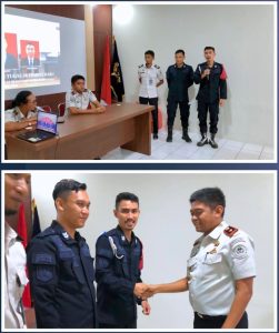 Karutan Pangkalan Brandan, Akmalun Ikhsan, memberikan ucapan selamat kepada petugas yang mendapatkan mutasi tugas ke tempat yang baru.