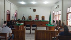 Foto : Pengadilan Negeri (PN) Medan secara resmi menolak permohonan praperadilan yang diajukan oleh tersangka berinisial ROZ, Pengguna Anggaran (PA) dalam kasus dugaan korupsi pembangunan RSU Kelas D Pratama Kabupaten Nias Tahun Anggaran 2022. Selasa (12/5). (BM).