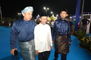 Pimpinan dan Anggota DPRD Medan menghadiri Pembukaan MTQ ke-59 Kota Medan di Jalan Gatot Subroto.