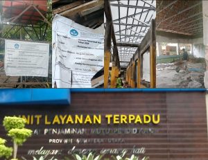 Foto : Proyek pembangunan dan rehabilitasi Sekolah Menengah Pertama Negeri (SMPN) di Kota Medan dalam program Bantuan Pemerintah Program Revitalisasi Satuan Pendidikan Tahun 2026 kini menjadi sorotan tajam. Pengurus Lembaga Peduli dan Pemantau Pembangunan (LP3) berencana melaporkan dugaan penyimpangan proyek berbiaya puluhan miliar rupiah ini ke Kejaksaan Tinggi Sumatera Utara (Kejati Sumut). Senin (22/6). (BM-red).