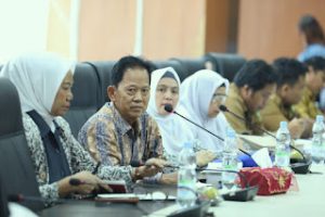 Bapemperda DPRD Medan melaksanakan Rapat Kerja bersama OPD dan Stakeholder di Ruang Rapat Banggar DPRD Kota Medan.