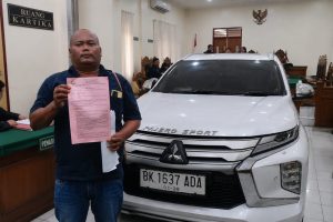 FSG (38) dan barang bukti satu unit mobil Mitsubishi Pajero Dakar tahun 2022 berwarna putih mutiara.