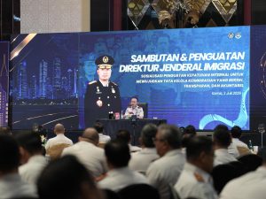 Direktur Jenderal Imigrasi, Hendarsam Marantoko, saat memberikan kata sambutan pada acara Sosialisasi Penguatan Kepatuhan Internal Terintegrasi.
