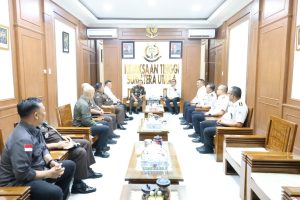 Kepala Kantor Wilayah Direktorat Jenderal Imigrasi Sumut, Dr. Parlindungan, S.H., M.H., didampingi para kepala kantor imigrasi wilayah Sumut, melaksanakan kunjungan kerja ke Kantor Kejati Sumut di Medan, Rabu (8/7).