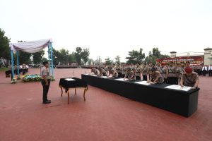 Kapolda Sumatera Utara, Irjen Pol. Whisnu Hermawan Februanto, S.I.K., M.H., memimpin Sertijab dan pelantikan PJU Polda Sumut serta Kapolres jajaran di Lapangan KS Tubun Mapolda Sumut, Senin (13/7/2026).