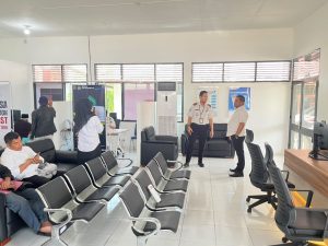 Kepala Kantor Wilayah Direktorat Jenderal Imigrasi Sumatera Utara, Parlindungan, melakukan kunjungan ke Kantor Imigrasi Kelas III Non TPI Padang Sidimpuan, Senin (14/7).