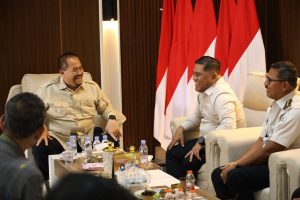 Kepala Kantor Wilayah Direktorat Jenderal Imigrasi Sumatera Utara, Dr. Parlindungan, S.H., M.H., didampingi Pelaksana Tugas Kepala Kantor Imigrasi Kelas II TPI Tanjung Balai Asahan, Gelora Adil Ginting, melaksanakan audensi ke Kantor Pemerintah Kabupaten Batubara yang diterima langsung Bupati Batubara, Dr. H. Baharuddin Siagian, S.H., M.Si., C.L.A., didampingi Wakil Bupati Batubara, Syafrizal, S.E., M.AP.
