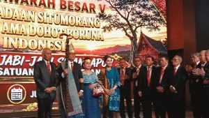Ketua Umum DPP PSSAB Indonesia, Sudung Situmorang, SH, MH, beserta Nila Panjaitan, SE, para tokoh adat, tokoh pemuda-pemudi Situmorang, serta jajaran pengurus Dewan Pimpinan Wilayah (DPW) dan Dewan Pimpinan Cabang (DPC) dari berbagai Provinsi.