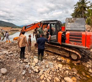 Foto : Pertambangan Emas Tanpa Izin (PETI). Merespons laporan viral di media sosial, Tim Terpadu menggelar operasi penertiban besar-besaran di Kecamatan Kotanopan, Kabupaten Mandailing Natal (Madina), Kamis (2/7/2026). (BM-red).