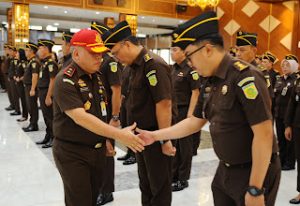 Foto : Kepala Badan Pendidikan dan Pelatihan (Kabadiklat) Kejaksaan RI, Dr. Harli Siregar, S.H., M.Hum., secara resmi menutup Pelatihan Manajemen Risiko Angkatan I dan II Tahun 2026 di Aula Sasana Adhika Karya, Kampus A Badan Diklat Kejaksaan RI, Jakarta, Senin (3/8/2026). (BM-red).