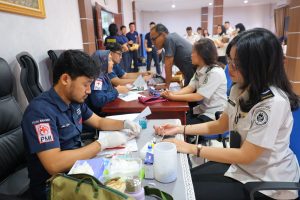 Kantor Wilayah Direktorat Jenderal Imigrasi Sumatera Utara menggelar aksi donor darah dan pemeriksaan kesehatan gratis.
