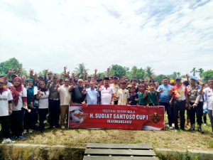 Ikatan Alumni SMA Negeri 1 Kuala (Ikasmansaku) menggelar Festival Sepakbola Sugiat Santoso Cup.