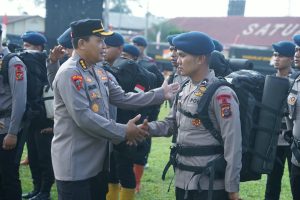 Karo Ops Polda Sumut Kombes Pol. Dr. Dwi Tunggal Jaladri, S.H., S.I.K., M.Hum., memimpin penugasan SSK personel Satbrimob Polda Sumut.
