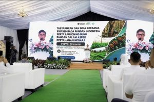 Foto : Direktur Utama PTPN I, Abdul Rivai Ras, Melaksanakan diskusi buku Pangan dalam Aspek Pertahanan Negara yang dirangkaikan dengan Tasyakuran Swasembada Pangan Indonesia di Jakarta, Sabtu (1/8). (BM-red).
