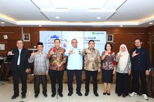 Ketua DPRD Medan, Wong Chun Sen bersama Wakil Ketua, H Rajudin Sagala dan H Zulkarnaen menghadiri Ekspose Hasil Survei Kepuasan Pelayanan Sekretariat DPRD Kota Medan Tahun 2026.