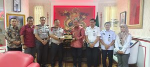 Ketua DPRD Kota Medan, Drs. Wong Chun Sen Tarigan, M.Pd.B, menerima kunjungan silaturahmi Kapolres Pelabuhan Belawan, AKBP Aditya S.P. Sembiring, M.Si.K.