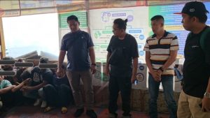 Satuan Reserse Narkoba Polres Karo, mengamankan delapan orang.
