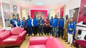 Ketua DPRD Kota Medan, Drs. Wong Chun Sen Tarigan, M.Pd.B, foto bersama Panitia 100 Tahun Buddhis Tamil Nusantara Kota Medan.