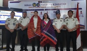 Serah terima jabatan Pejabat Struktural, sekaligus pelepasan purnabakti.