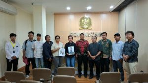 Foto : Tim Advokasi Rakyat Melawan Impunitas (ARMI) mendampingi istri korban, Desi Natalia Nainggolan, mengadu langsung ke sejumlah lembaga negara di Jakarta, mulai dari Komnas HAM, Komnas Perempuan, KPAI, Ombudsman RI, hingga Kompolnas Terkait Kasus dugaan pembunuhan berencana dan penyiksaan yang menewaskan Luis David Hutabarat di Labuhanbatu, Sumatera Utara, Selasa (1/9/2026). (BM-red).